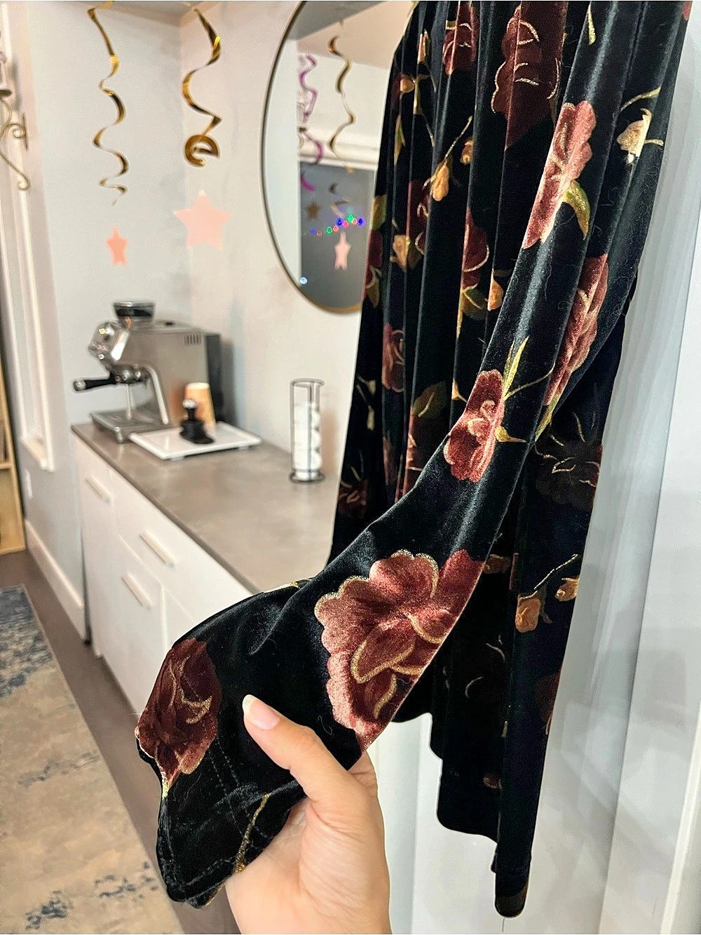 Sweetheart Floral Velvet Blouse in Black & Brown Size Medium